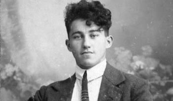 Adi Dassler: Pendiri Adidas yang Mengubah Dunia Olahraga